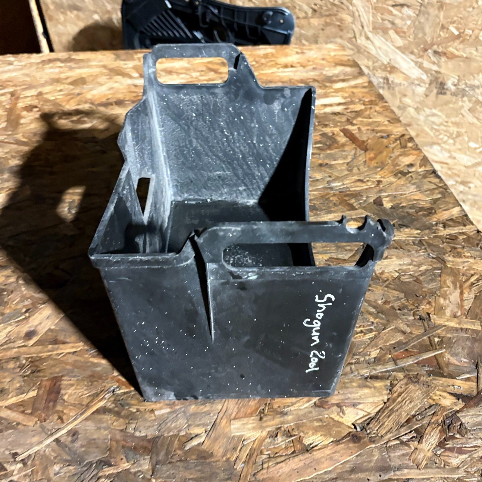 Mitsubishi Shogun/Pajero Mk3 2001-2006 Battery Tray Holder Box Base