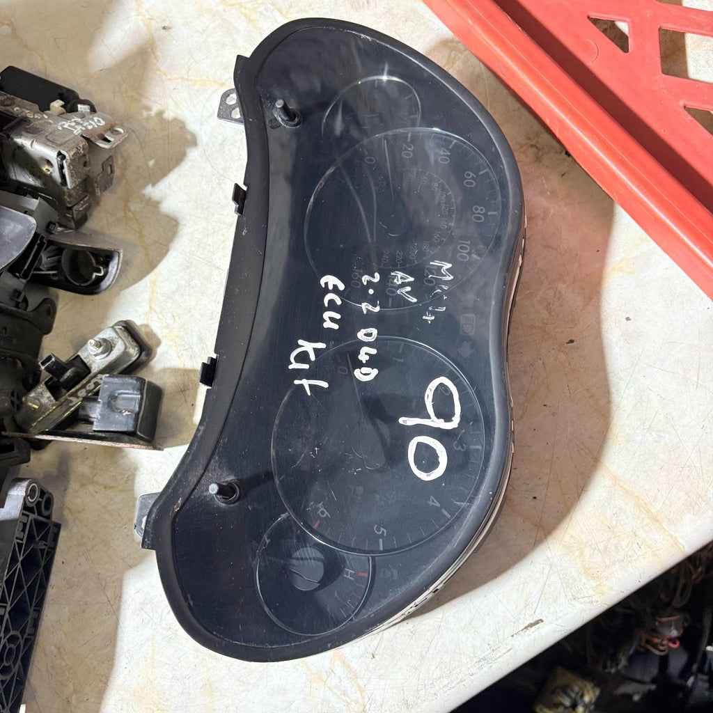 Toyota Avensis T25 2.2 D-4D Speedometer Instrument Cluster MB257430-5642