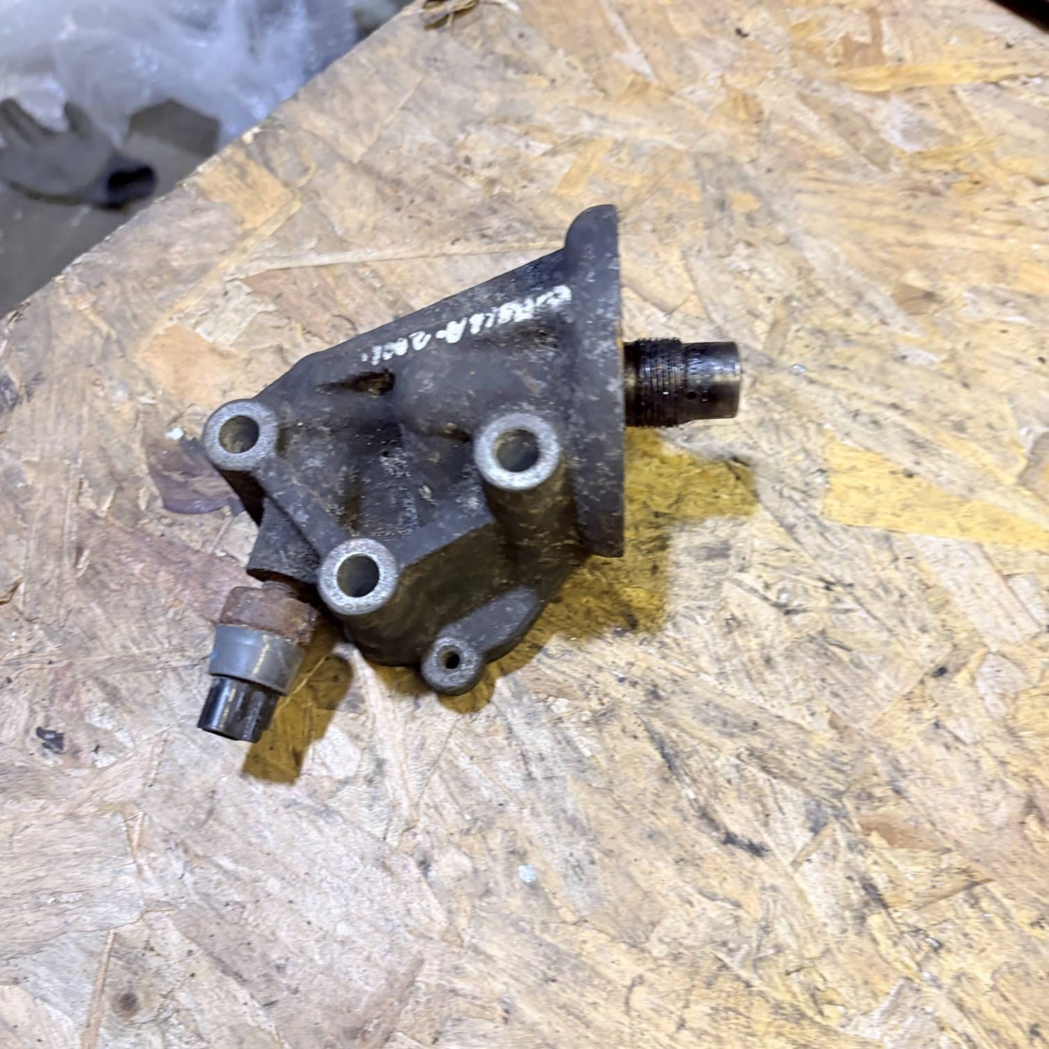 Toyota Avensis Oil Filter Housing 2.0 D4D 2001 Rhd