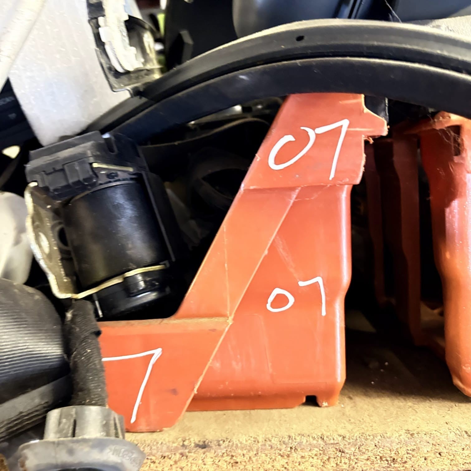 Ssangyong Tivoli air con pipe 68610-35000 2017