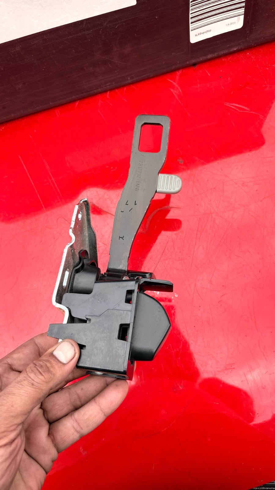 MINI 2014-2024 DRIVER SIDE REAR CARGO ADJUSTERS 7317712