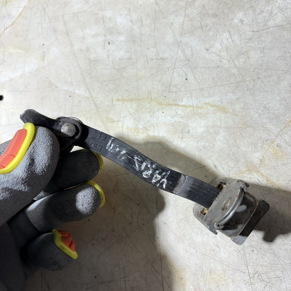 TOYOTA YARIS 2005-2011 LEFT FRONT PASSENGER SIDE CHECK STRAP