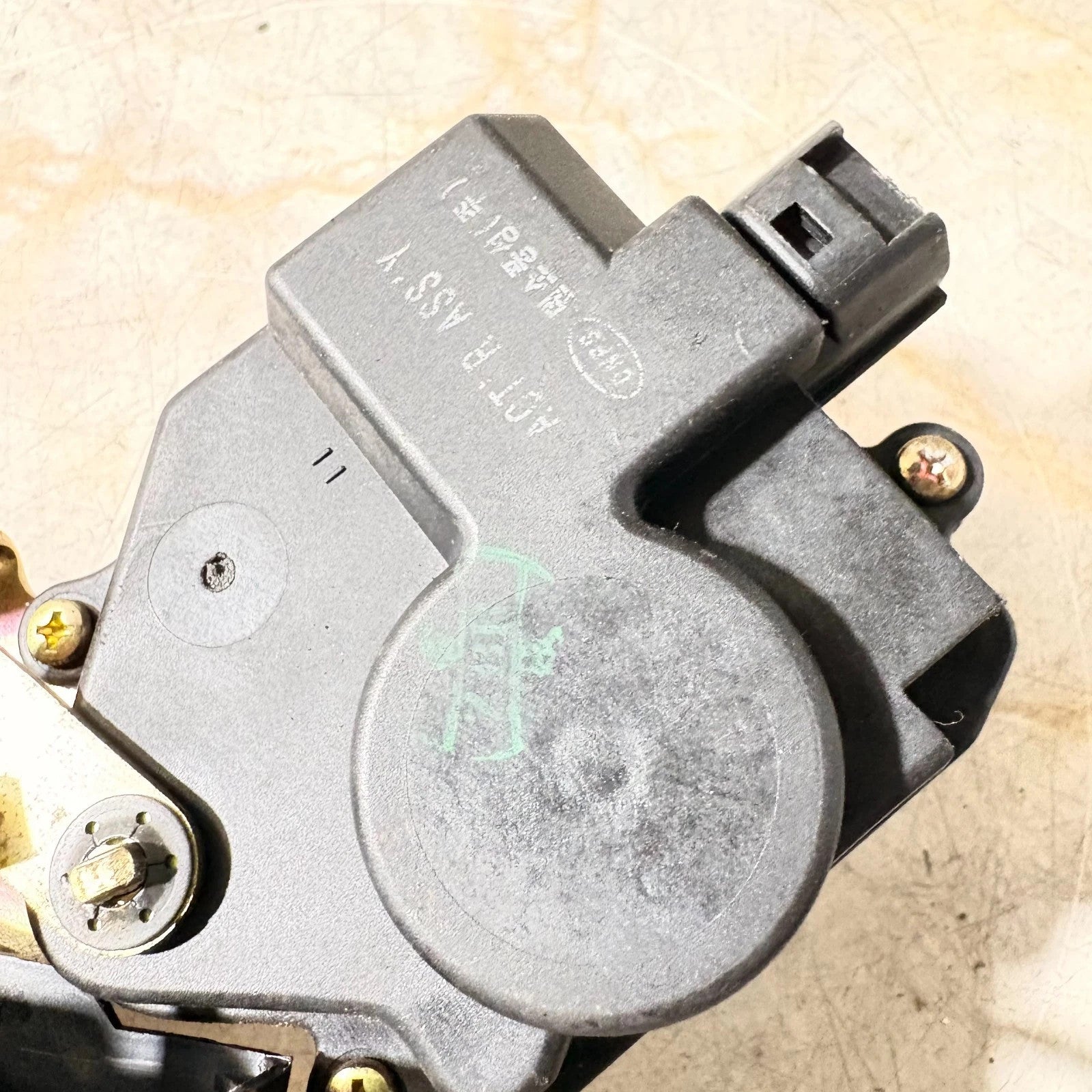 Hyundai Terracan 2001-2007 Rear Right Door Lock Latch Actuator 81420-H1020