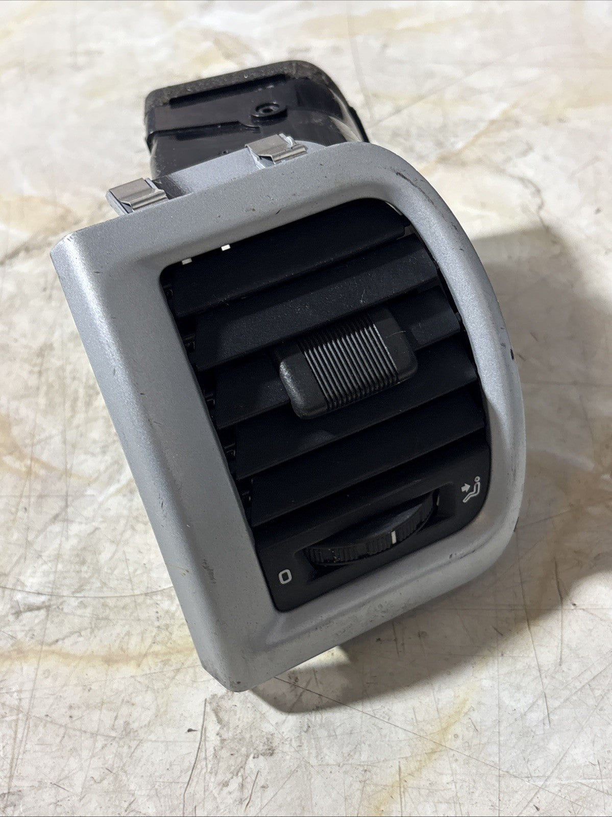 Skoda Fabia Mk2 FL 2009-2014 Passenger Left Dashboard Heater Air Vent 5J0819701