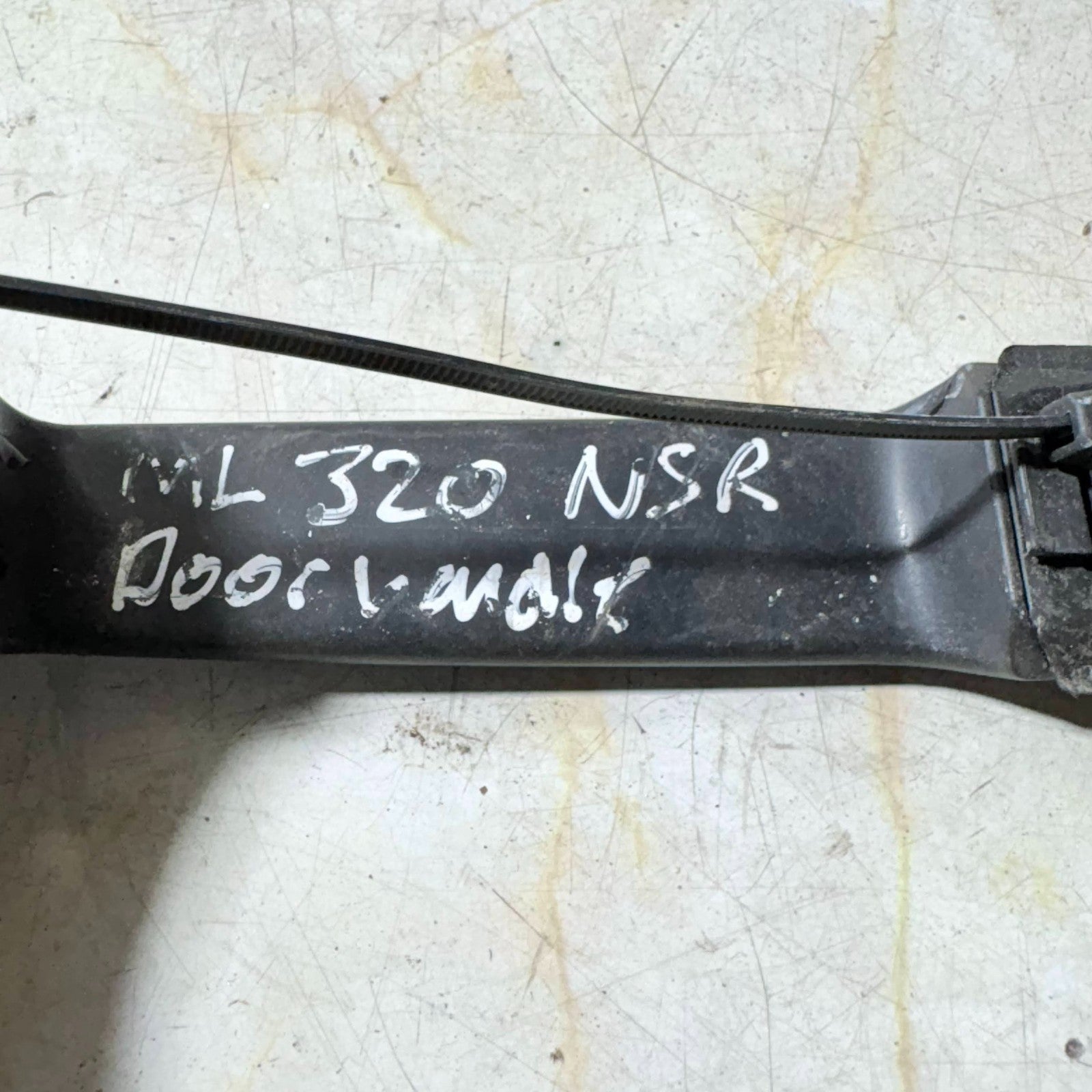 MERCEDES-BENZ ML 320 Rear Left Door Exterior Handle