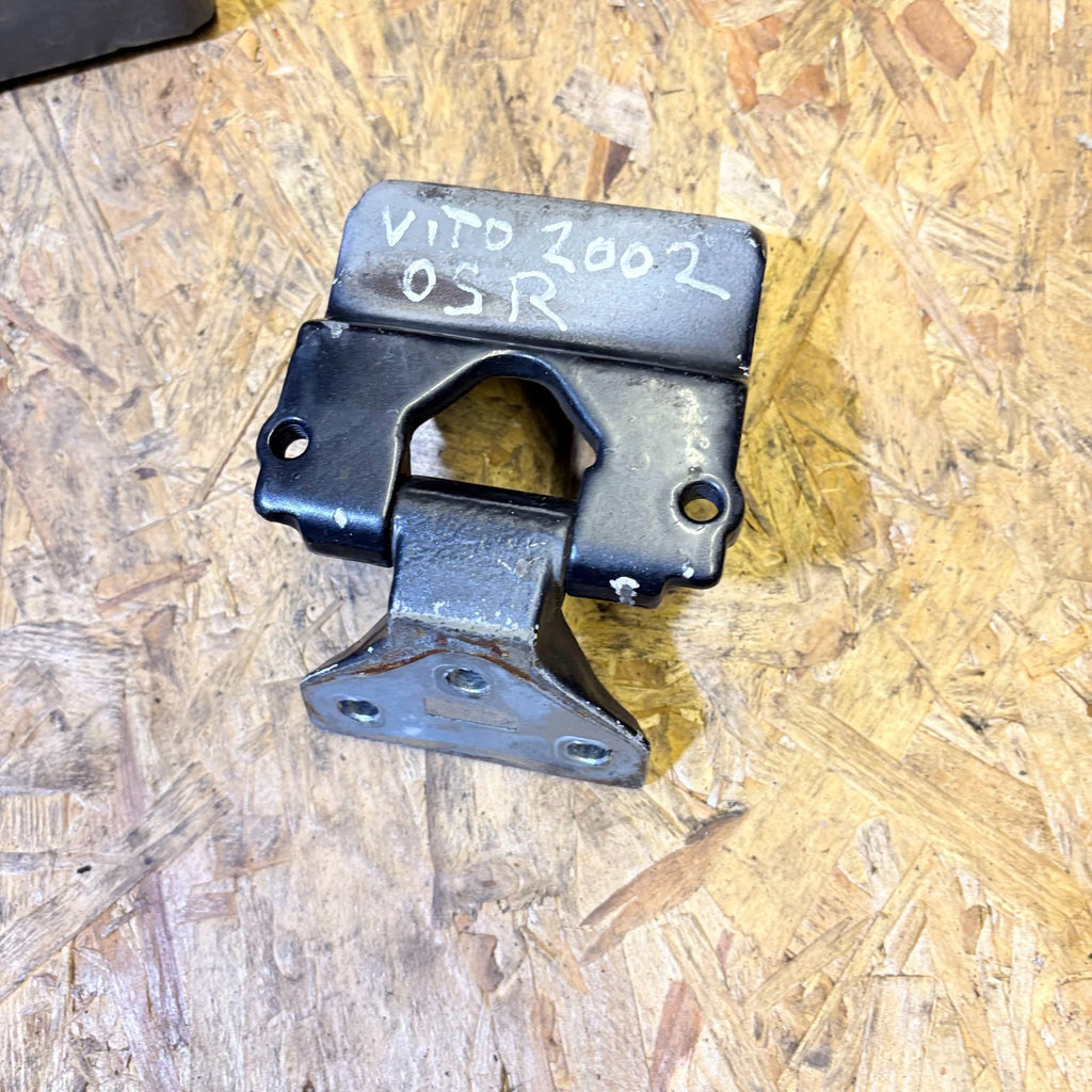 MERCEDES BENZ W447 VITO 2002 REAR RIGHT SIDE DOOR HINGE BOTTOM
