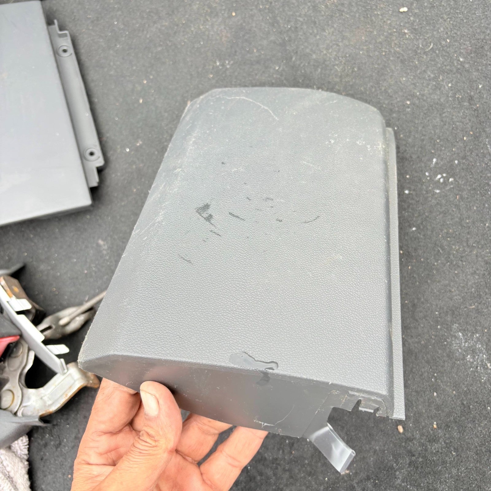 SKODA FABIA 6Y 5J 2000-2015 FRONT RIGHT UNDER SEAT STORAGE COVER GREY 6Y0881098