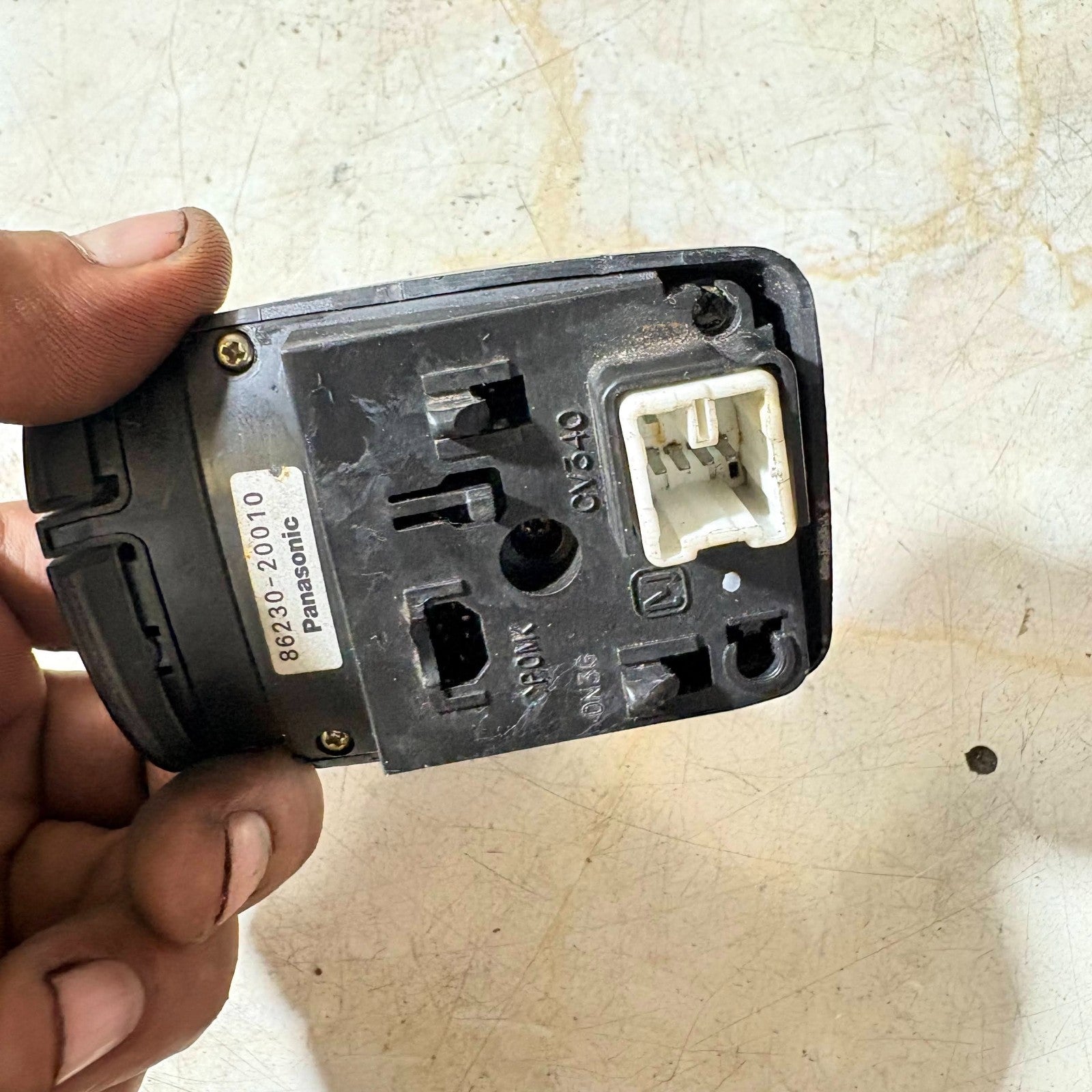 Toyota Steering Wheel Radio Volume Control 86230-20010
