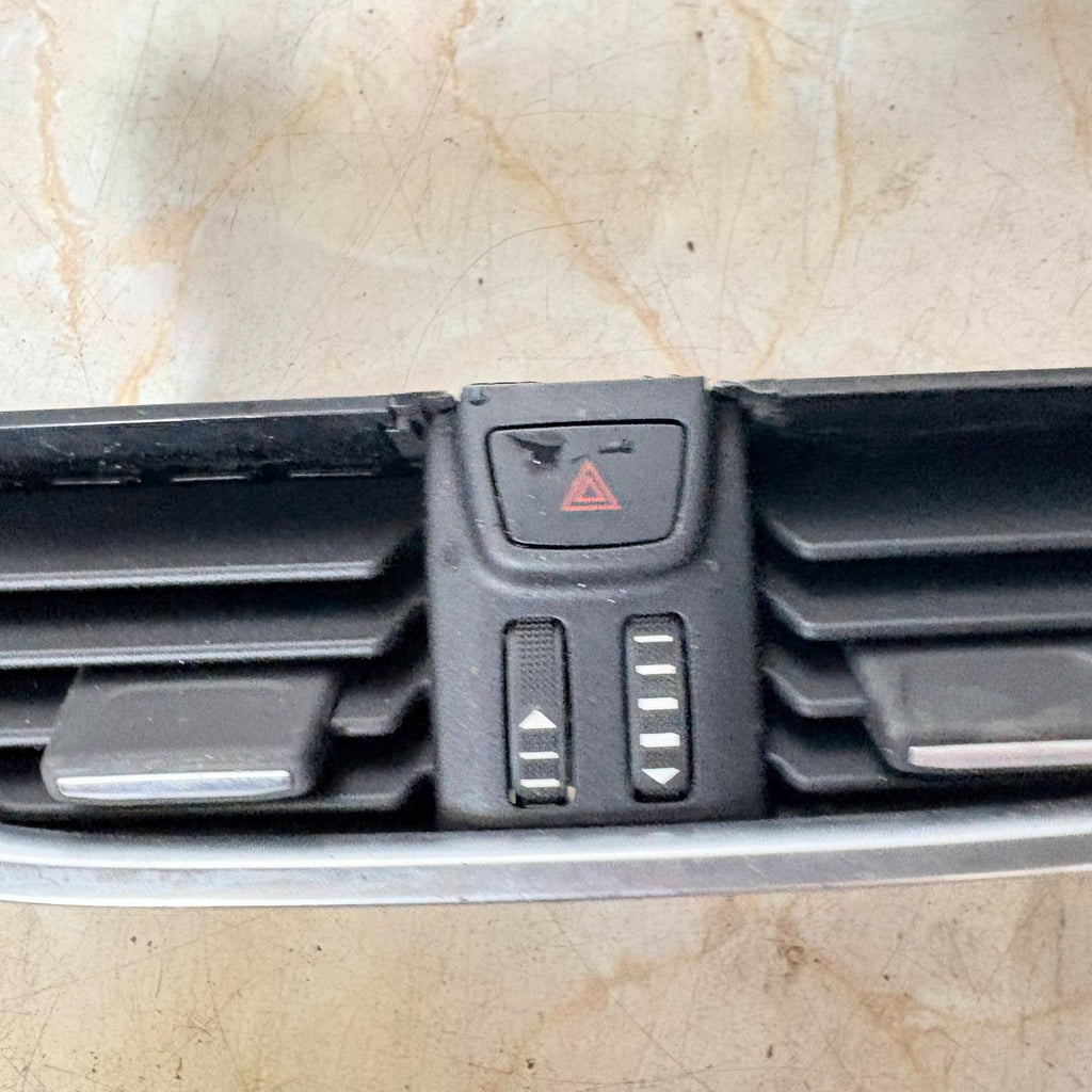 Ford Fiesta Mk8 Front Dashboard Centre Air Vent H1BB19K617ADW 2018 19 20 21 22