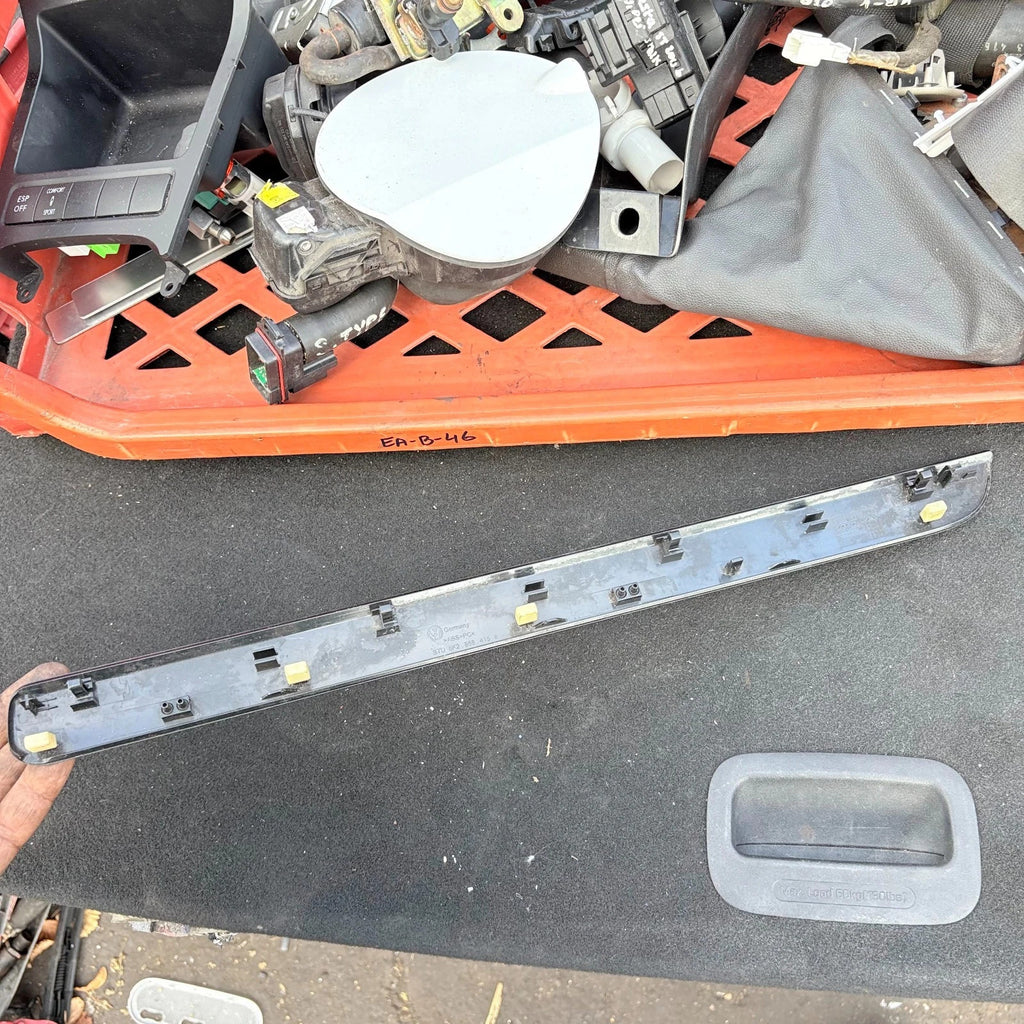 2011 VOLKSWAGEN GOLF MK6 FRONT DASHBOARD SIDE TRIM 5K2858415B