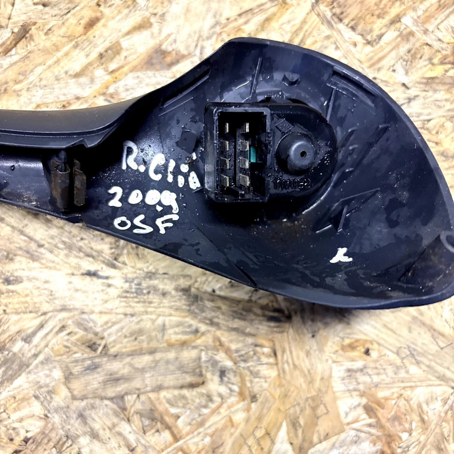 Renault Clio Mk3 2005-2012 Driver Door Wing Mirror Switch 8200316979D