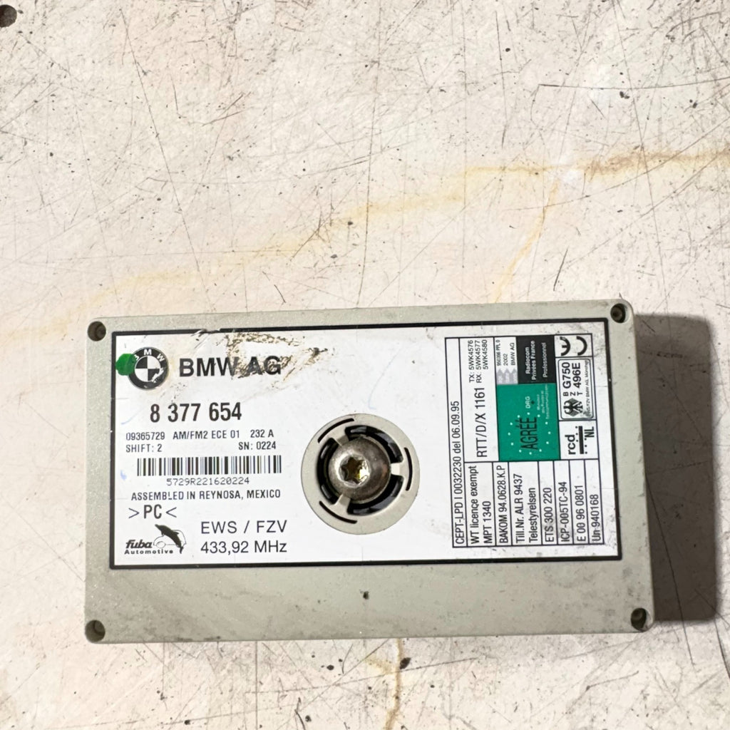 BMW X5 E3 99-06 REAR AERIAL ANTENNA DIVERSITY AMPLIFIER 8 377 654
