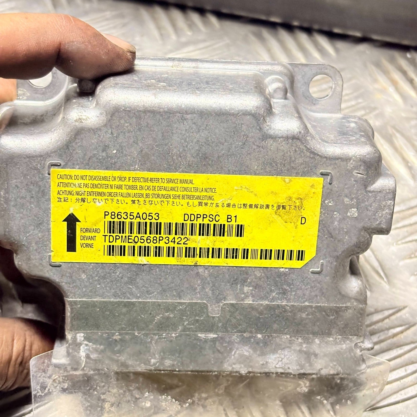Mitsubishi Outlander II 2009-2012 SRS Airbag ECU Control Module P8635A053