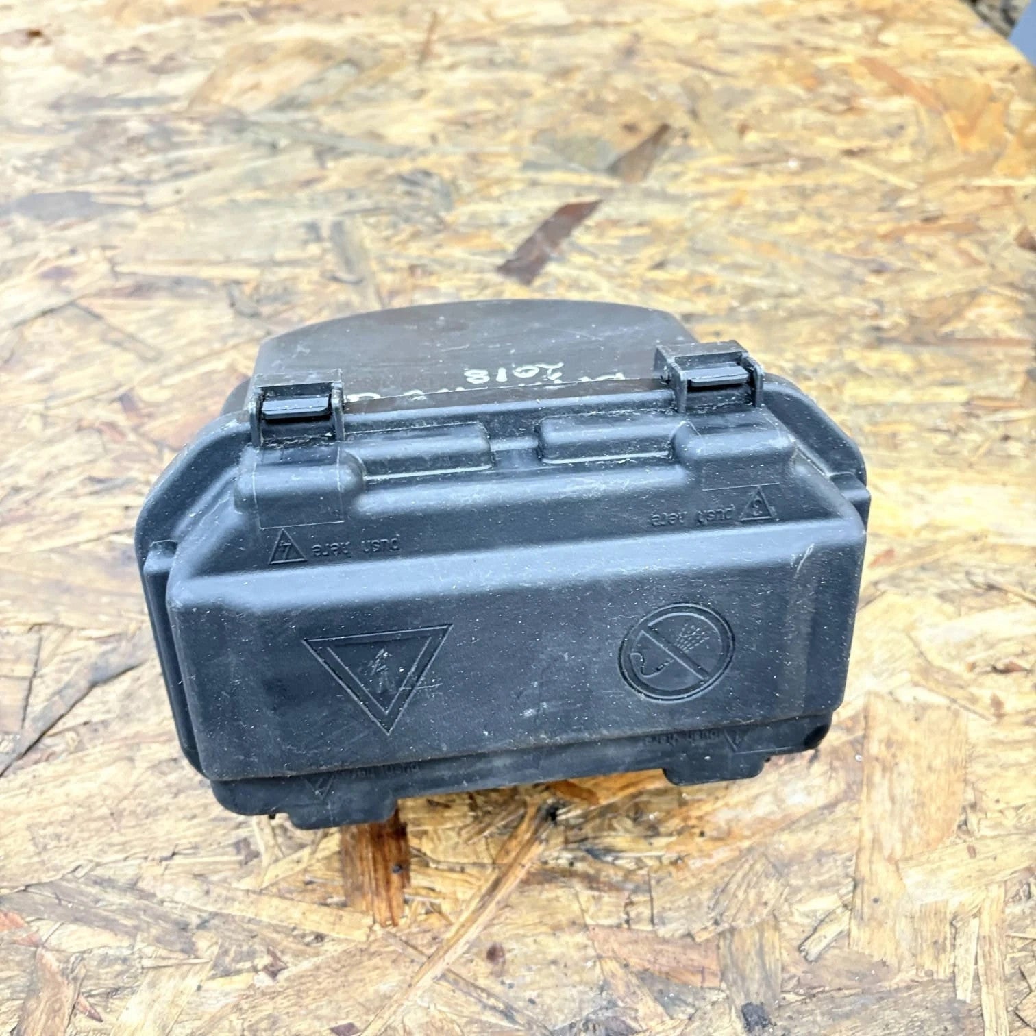 BMW 1 2 3 4 SERIES F20 F22 F36 2018 FUSE BOX 9224872