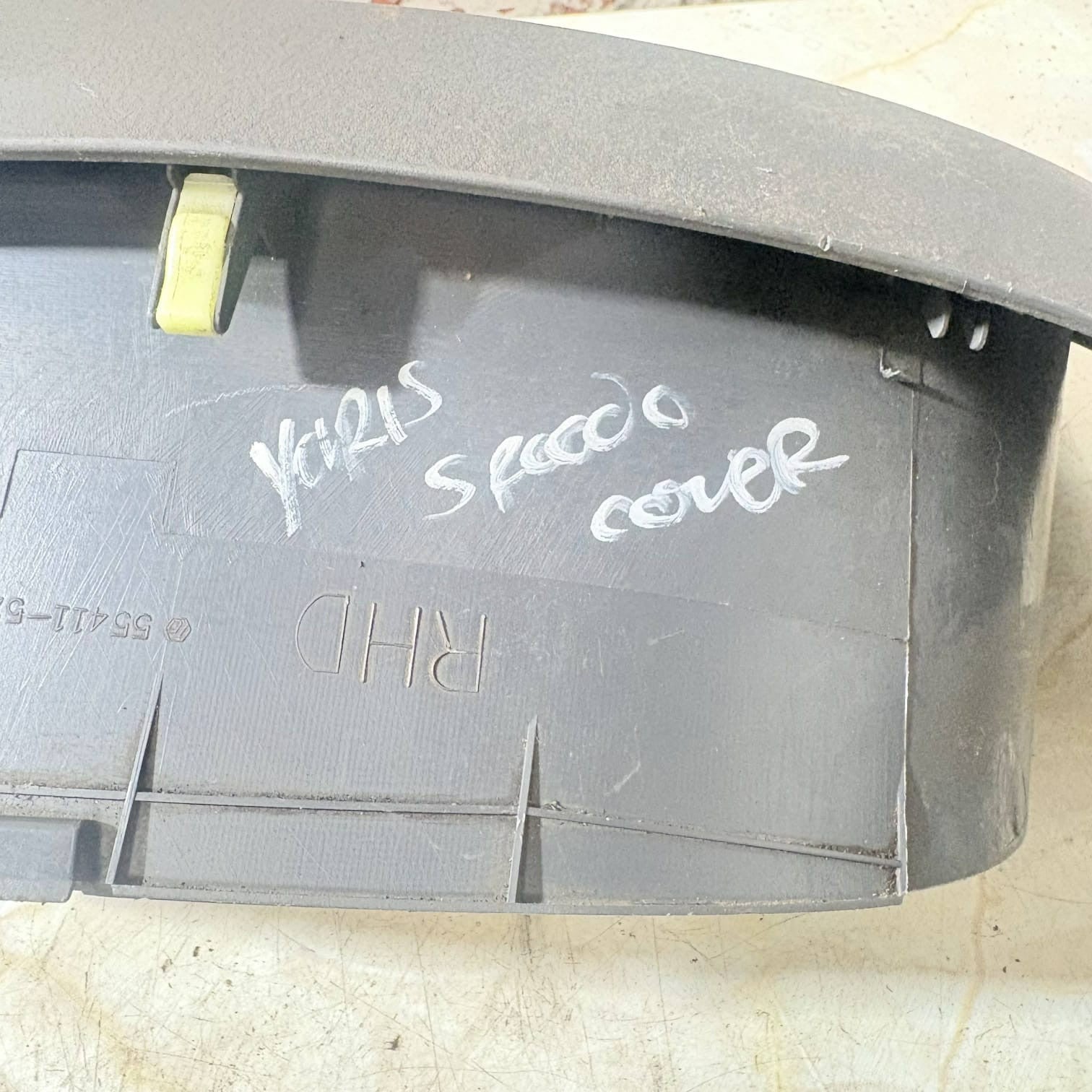 TOYOTA YARIS MK1 SPEEDOMETER CLUSTER SURROUND PANEL 1999-2005 55411-52020