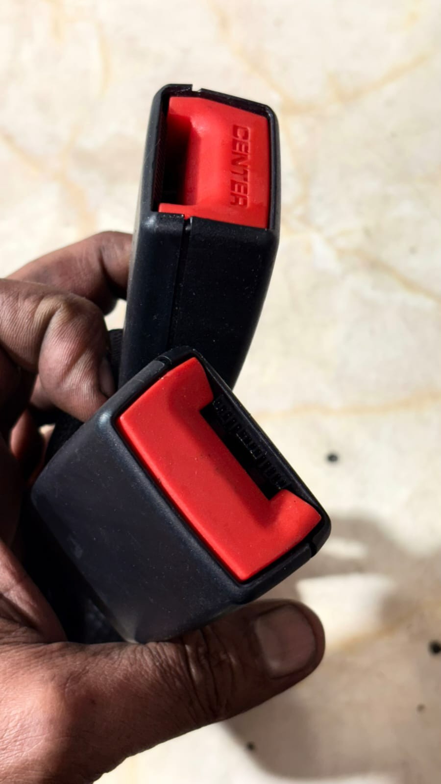 Belt buckle Right and Centre Rear for BME Venga YN 7245663 617517300A 2011