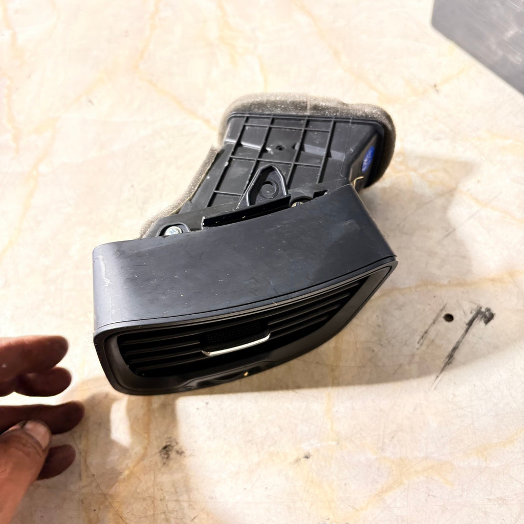 KIA RIO MK3 DASHBOARD AIR VENT LEFT PASSENGER SIDE 2011-2016 97480-1W000