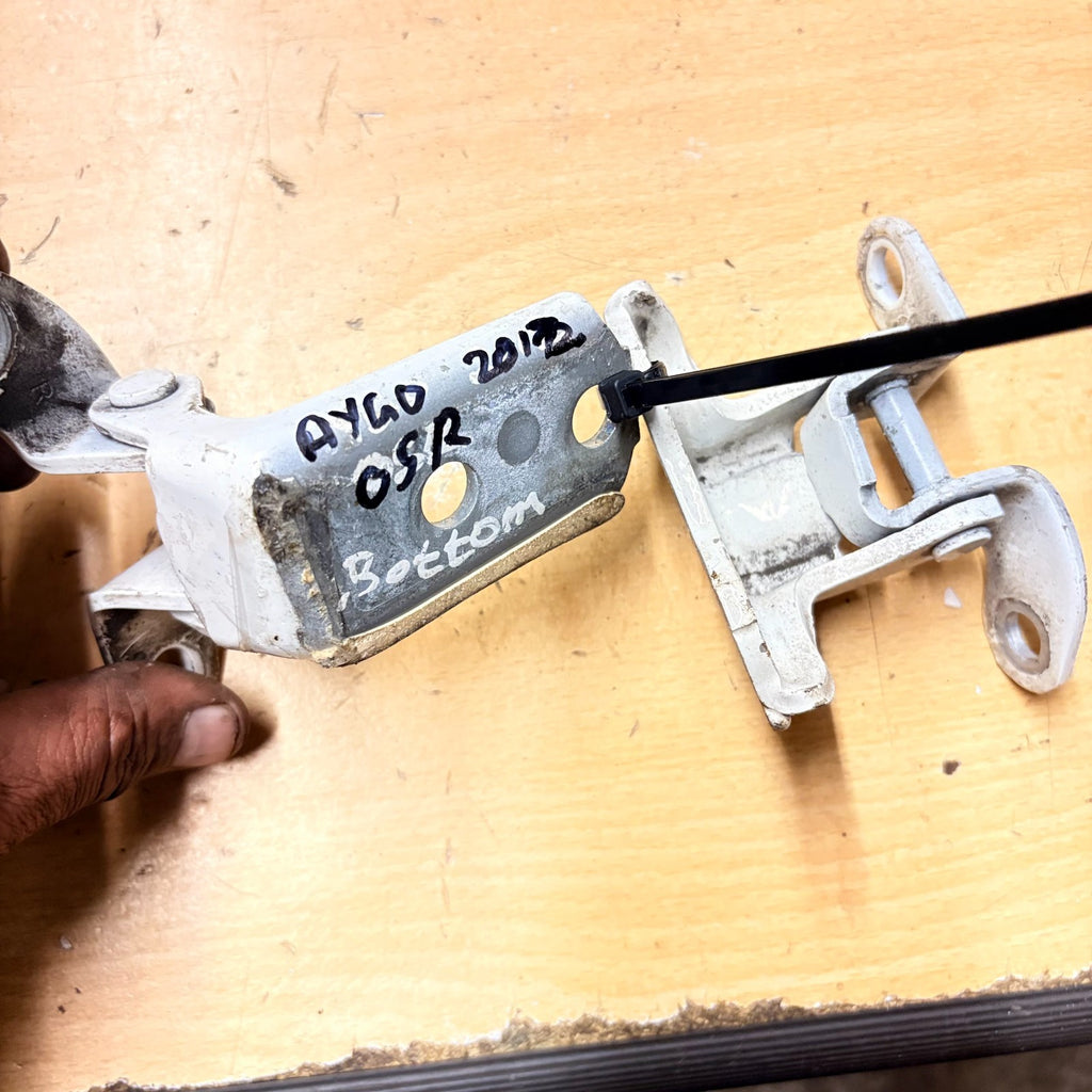 Door Hinges Top Bottom Driver Off Side Rear for Toyota Aygo 2012