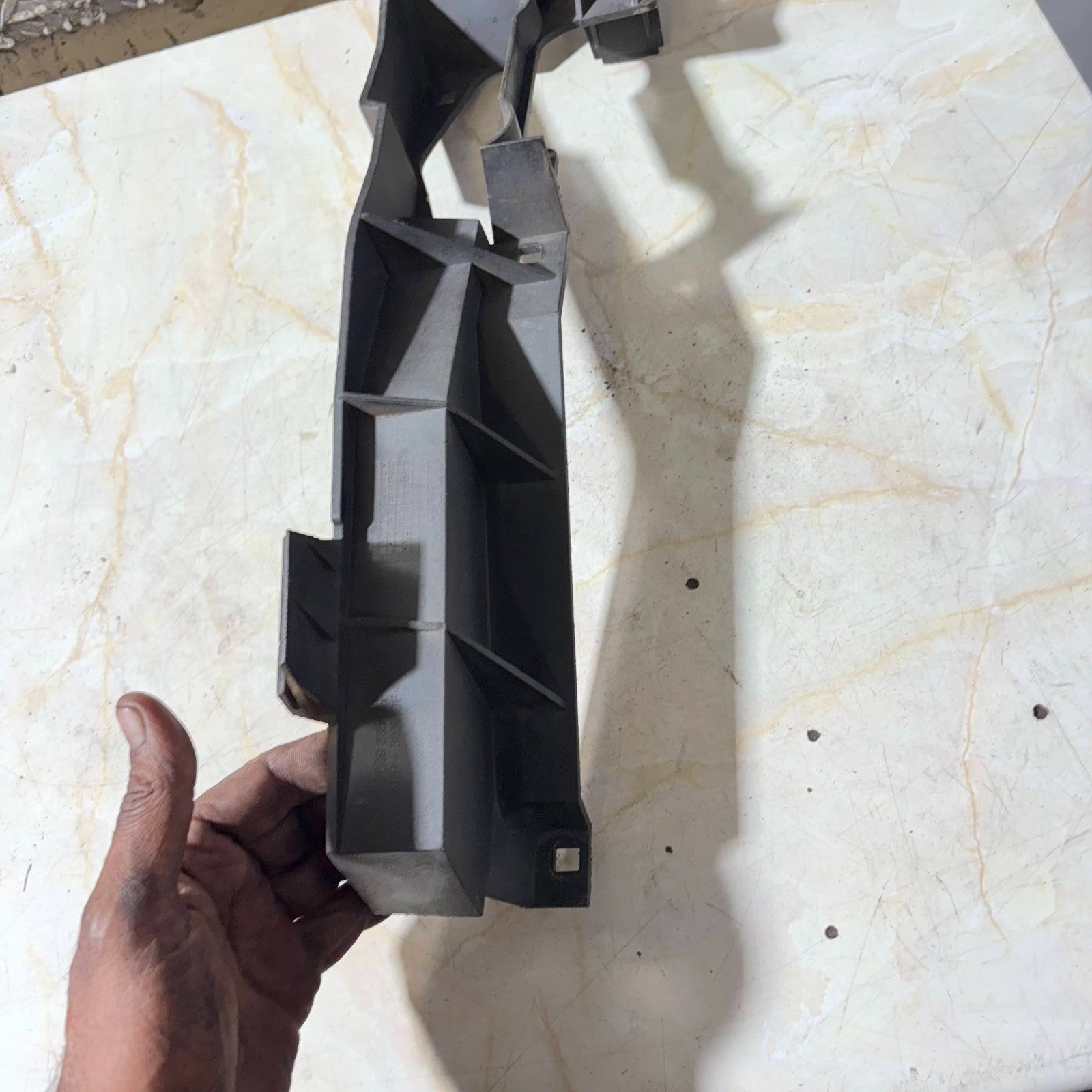 Range Rover L322 Headlight Bracket Mount Off Side Right 2002-2005 7009236 RH