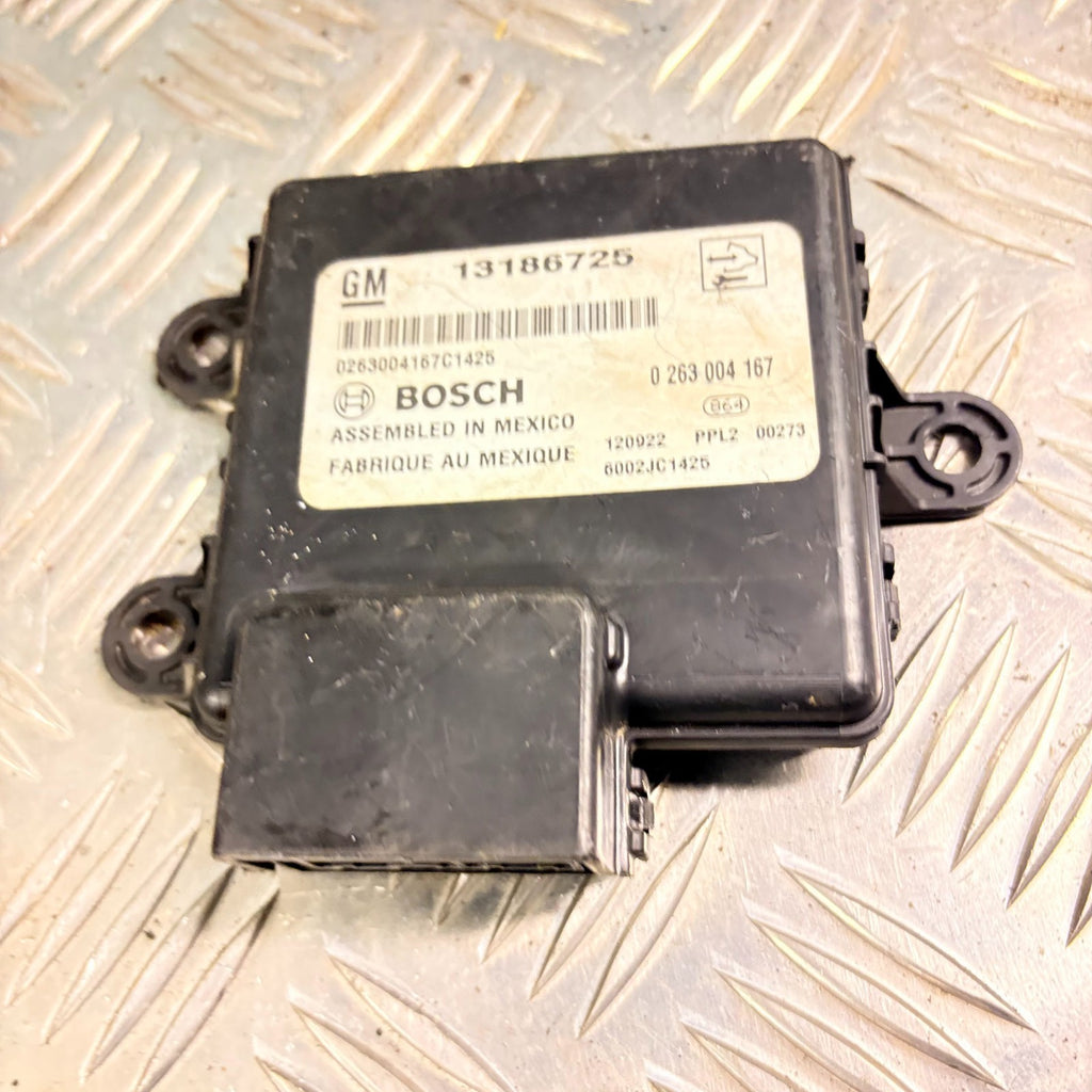 VAUXHALL CORSA 2012 PARKING PILOT CONTROL MODULE 13186725 BOSCH 0263004167