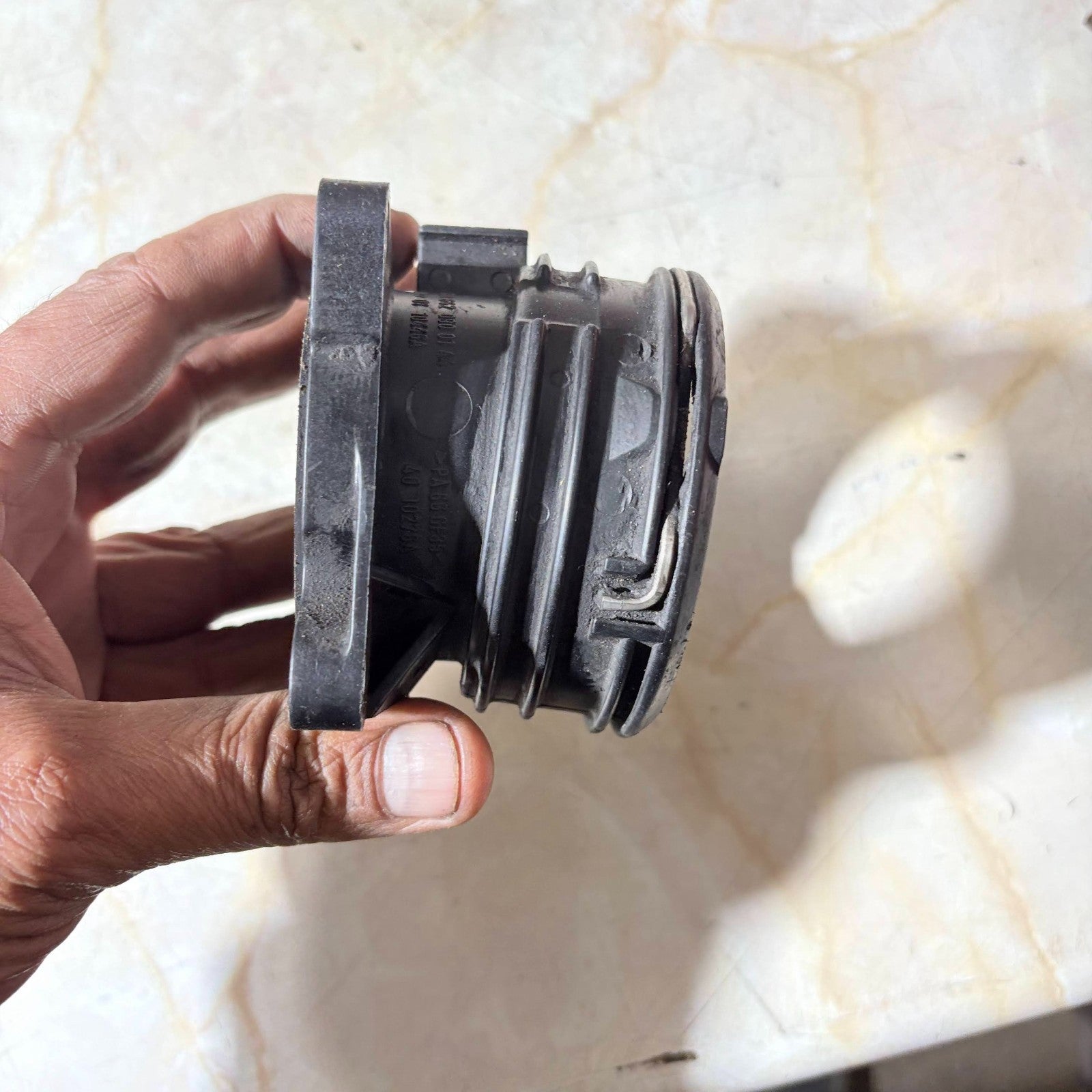 Mercedes CherokeeThrottle Body Air Intake Pipe A6420900144