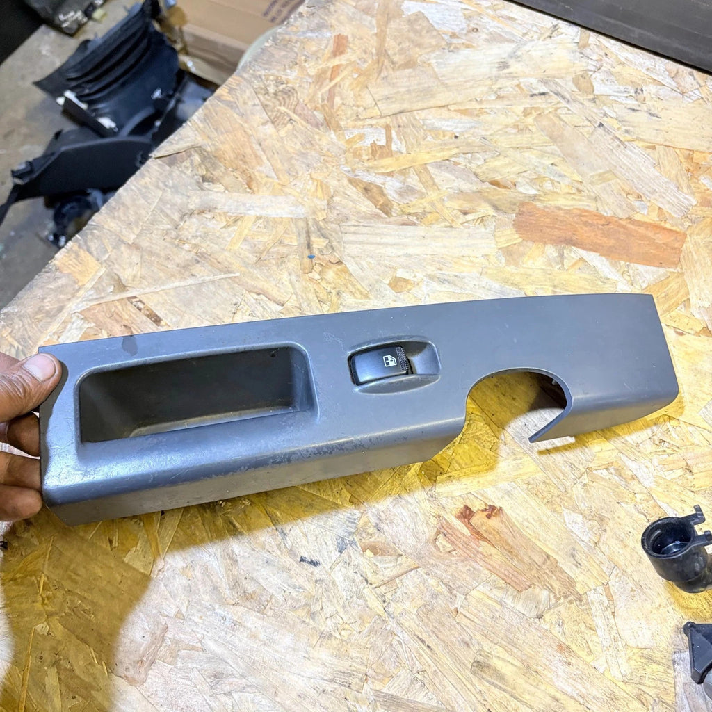 KIA SORENTO DOOR ELECTRIC WINDOW SWITCH LEFT FRONT N/S/F