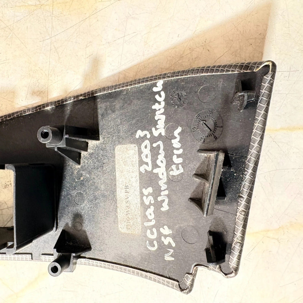 MERCEDES C CLASS 00-08 FRONT PASSENGER LEFT WINDOW SWITCH TRIM