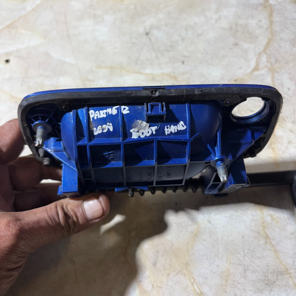 PEUGEOT PARTNER 2004 BOOT TAILGATE HANDLE 9621858877