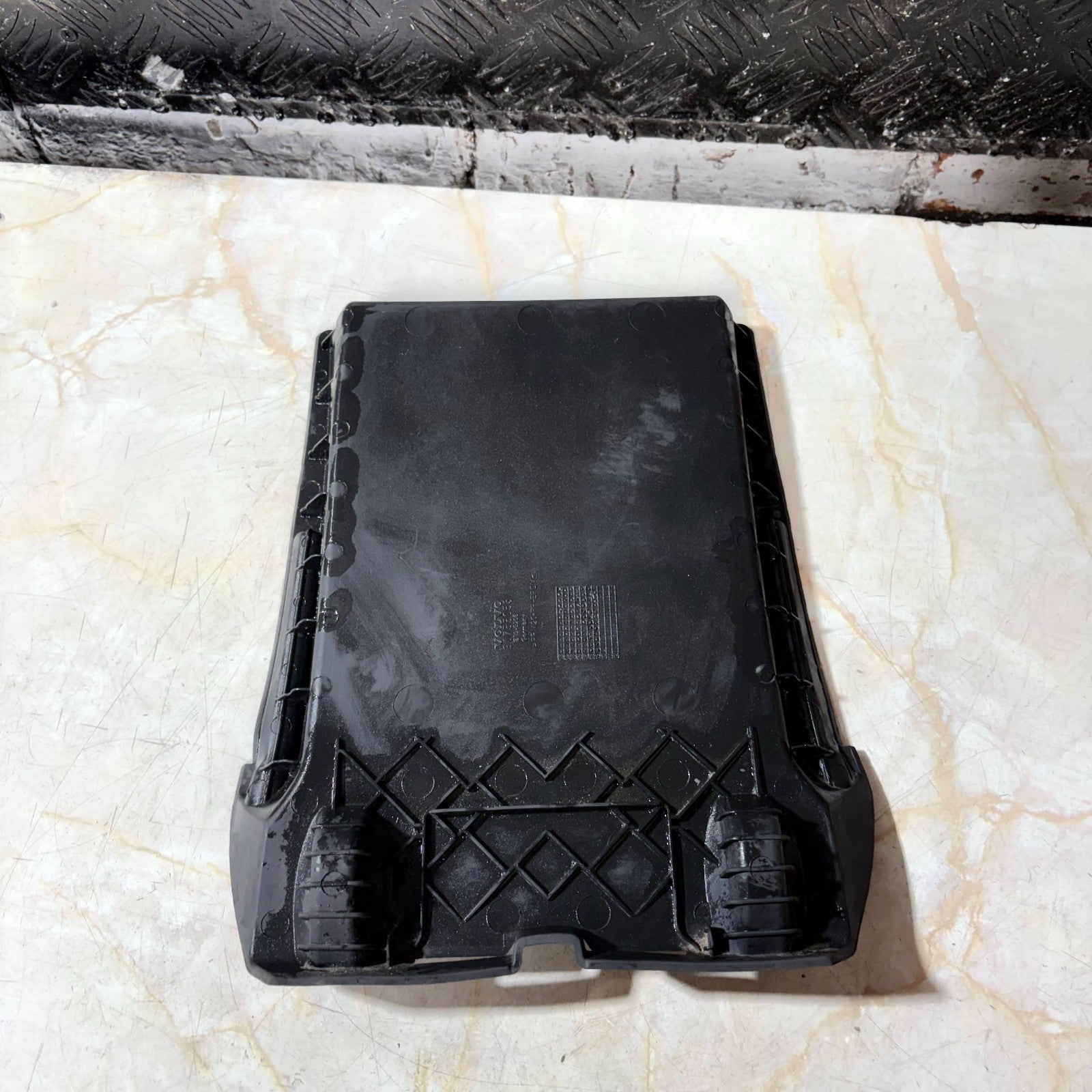 Volvo V60 S60 XC60 11-18 Center Console Storage Armrest Rubber Mat 30755058