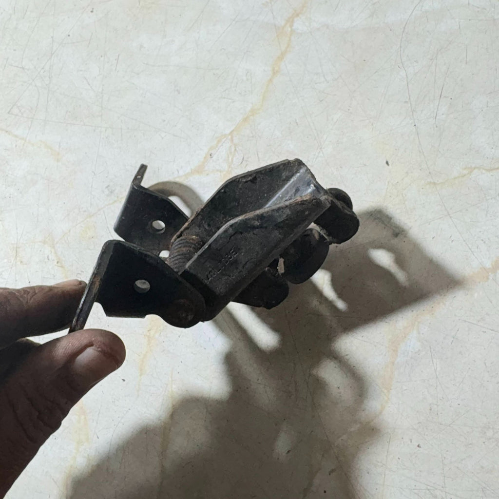 FORD TRANSIT CUSTOM SIDE LOADING DOOR MIDDLE ROLLER GUIDE