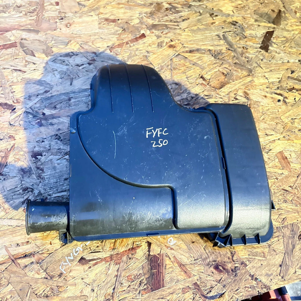 Toyota Yaris Mk2 20052011 1.0/1.3 VVT-i Engine Air Filter Box 17705-00020