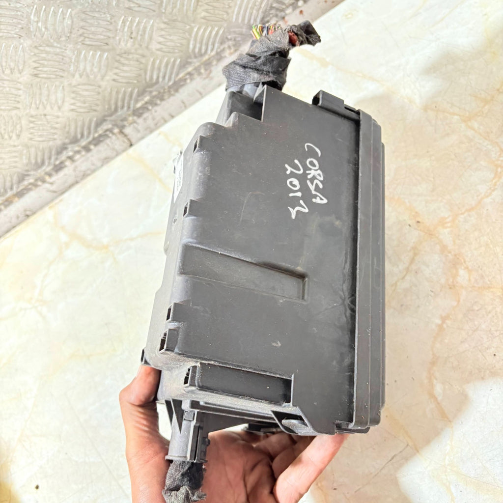 VAUXHALL CORSA D MK3 06-14 1.2 FUSE BOX