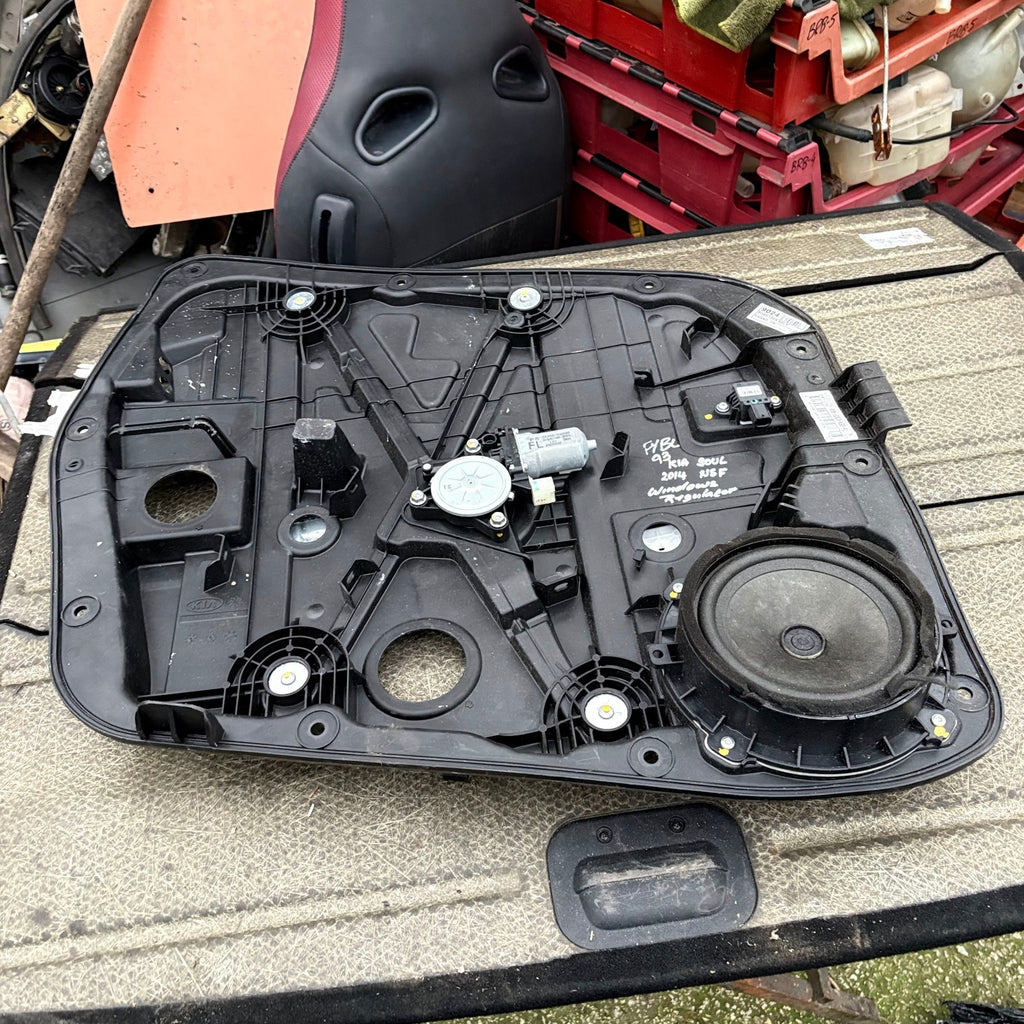 KIA SOUL MK2 2014-2019 FRONT LEFT WINDOW REGULATOR MOTOR 82470-B2080 82450-B2000