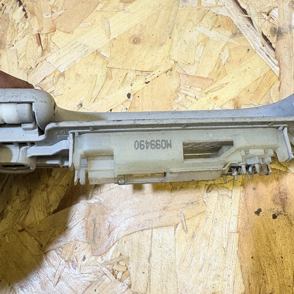 MERCEDES ML W164 INTERIOR ROOF GRAB HANDLE REAR LEFT SIDE A1648100554 2008