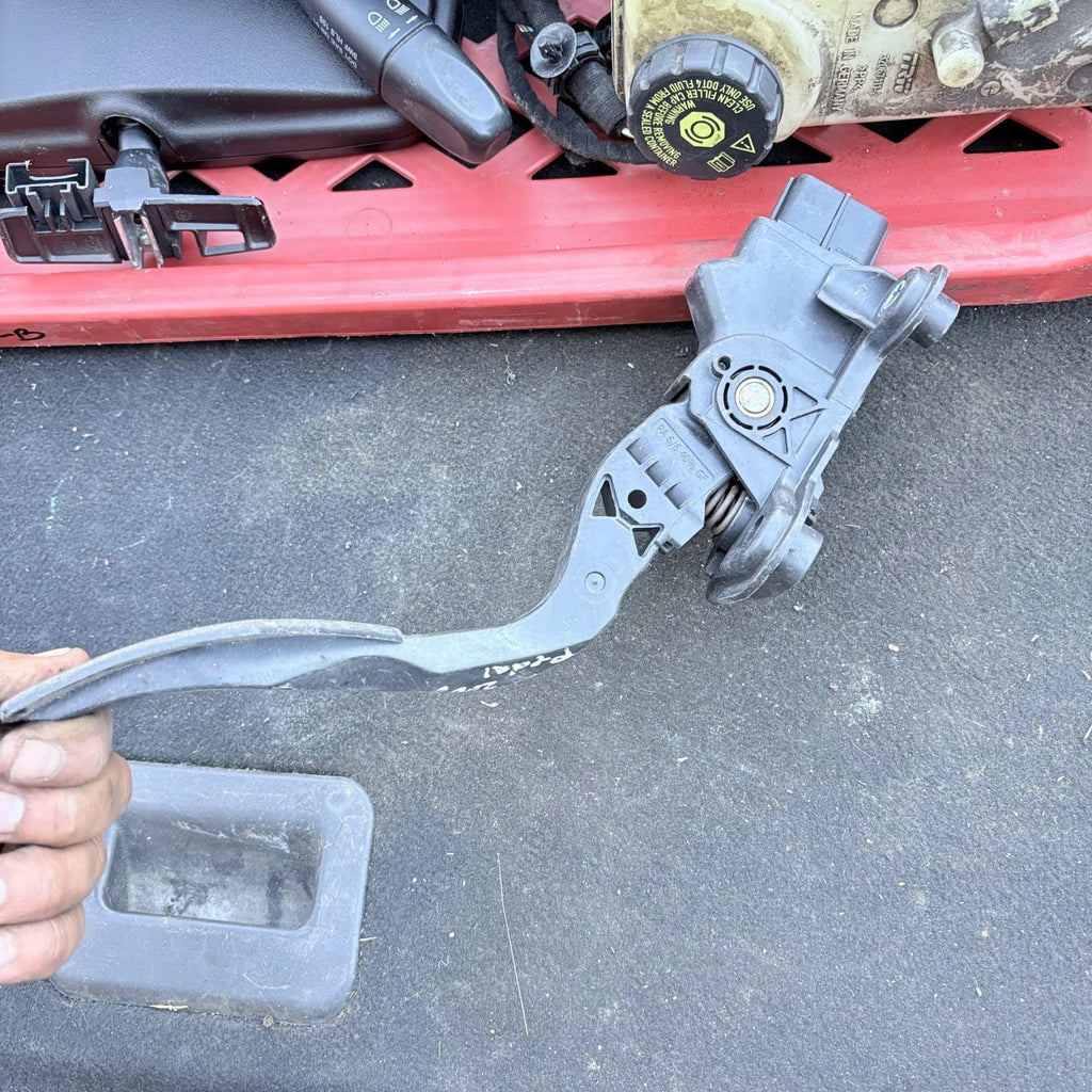 2006 JEEP PATRIOT THROTTLE ACCELERATOR PEDAL 04891586AB