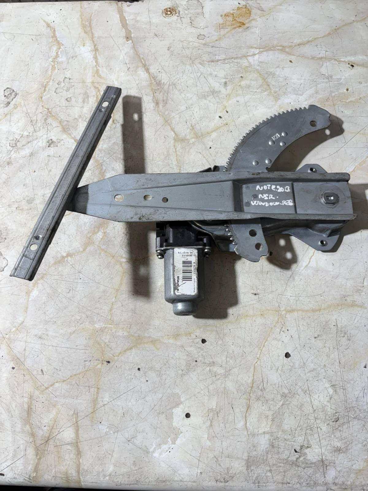 NISSAN NOTE E12E MK2 WINDOW REGULATOR LEFT FRONT ELECTRIC 2013 400928A