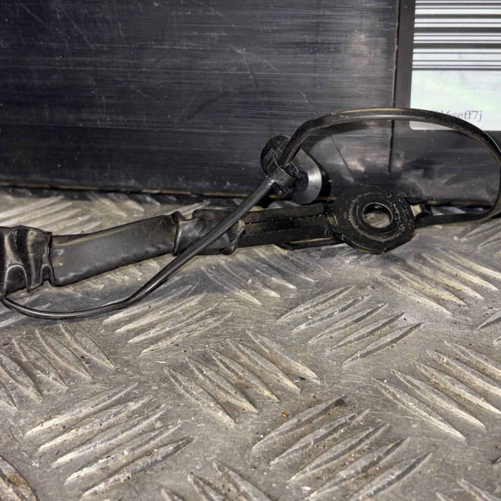 Ford B Max 2014 Front Passenger Side Seat Buckle Stalk AV11R61208AC