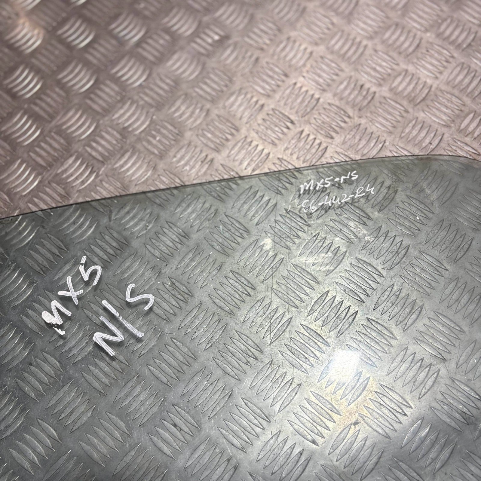 MAZDA MX-5 DOOR GLASS FRONT PASSENGER SIDE WINDOW GLAS 2005-2015