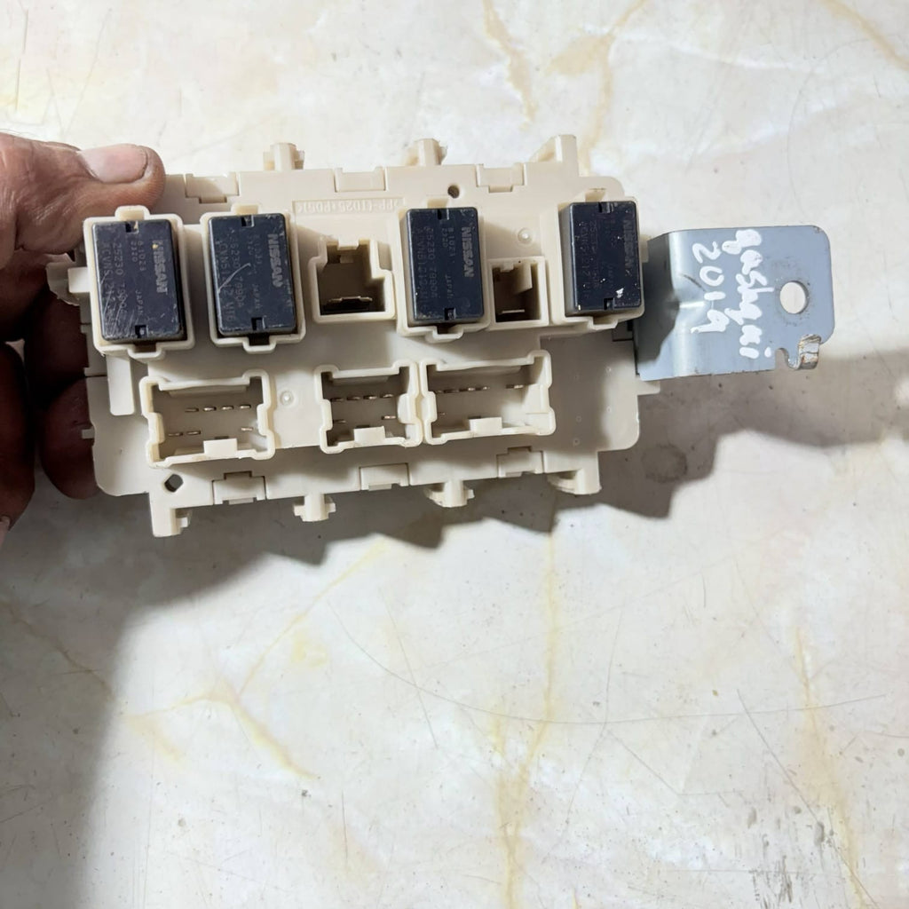 NISSAN QASHQAI J11 2019 1.5 DCI FUSE RELAY BOX 4EB0C