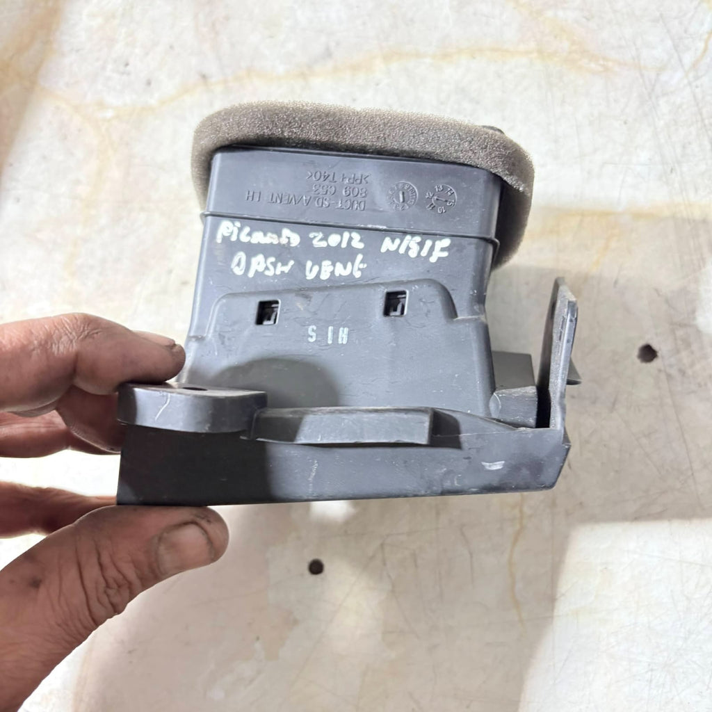 Kia Picanto Passenger Front Left Side Dash Air Vent Mk2 2011-2017 809C53