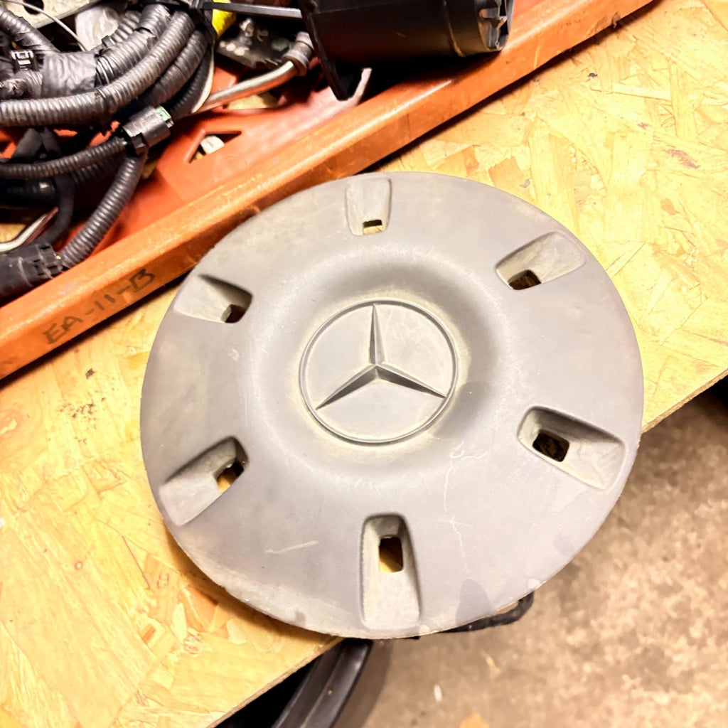 MERCEDES SPRINTER W906 W907 06-26 16" STEEL WHEEL CENTRE HUB CAP A9064010025