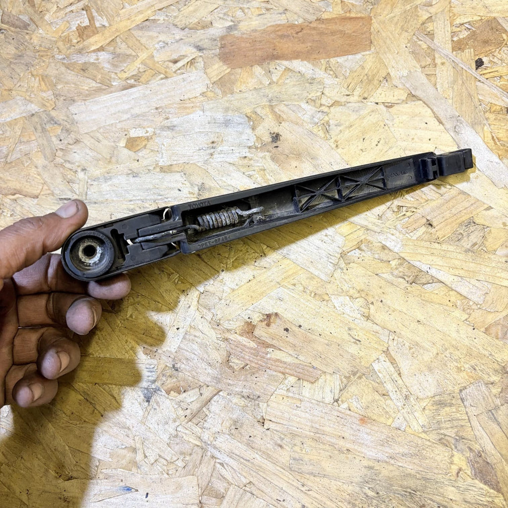 TOYOTA RAV4 MK2 2000-2005 REAR WINDOW WIPER ARM