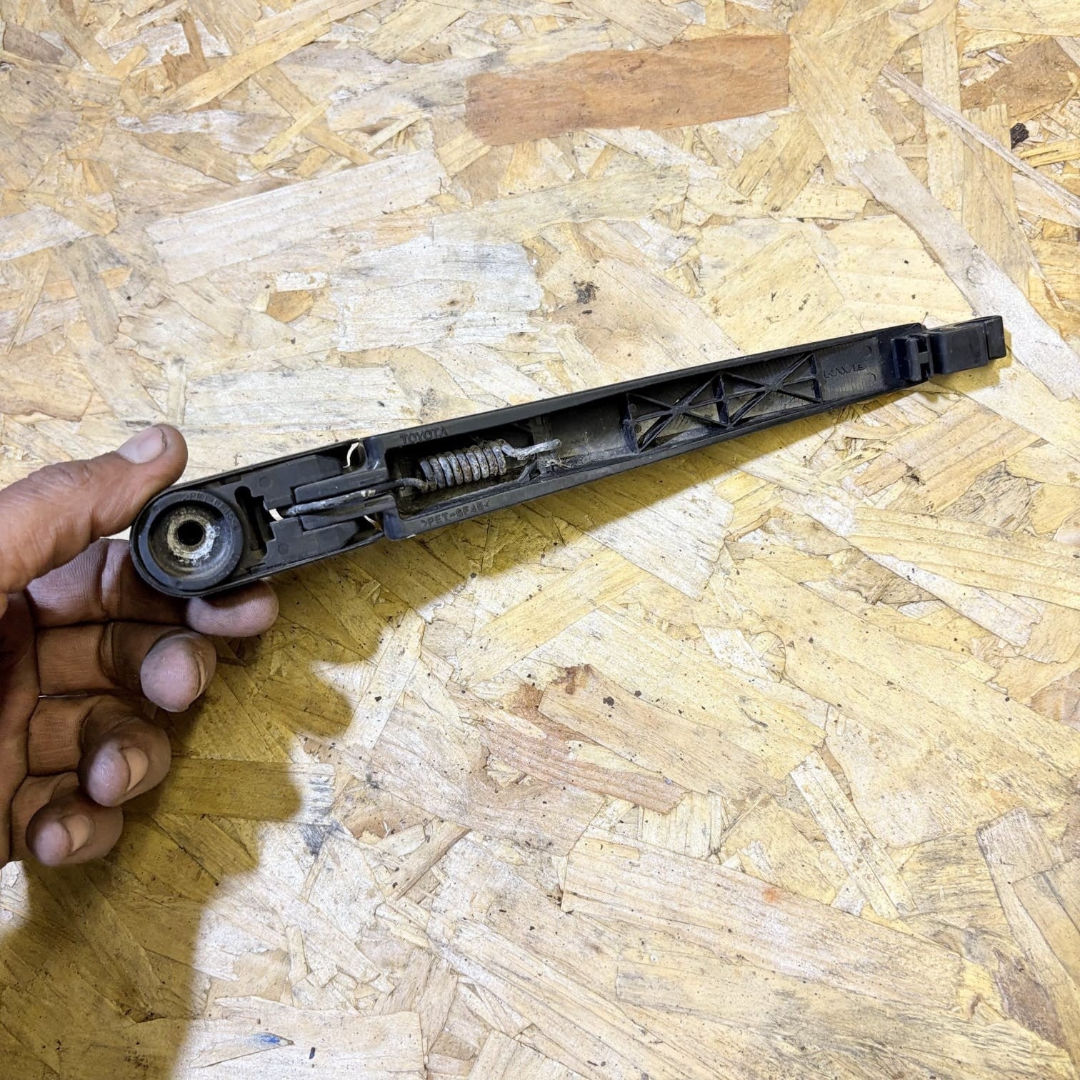 TOYOTA RAV4 MK2 2000-2005 REAR WINDOW WIPER ARM