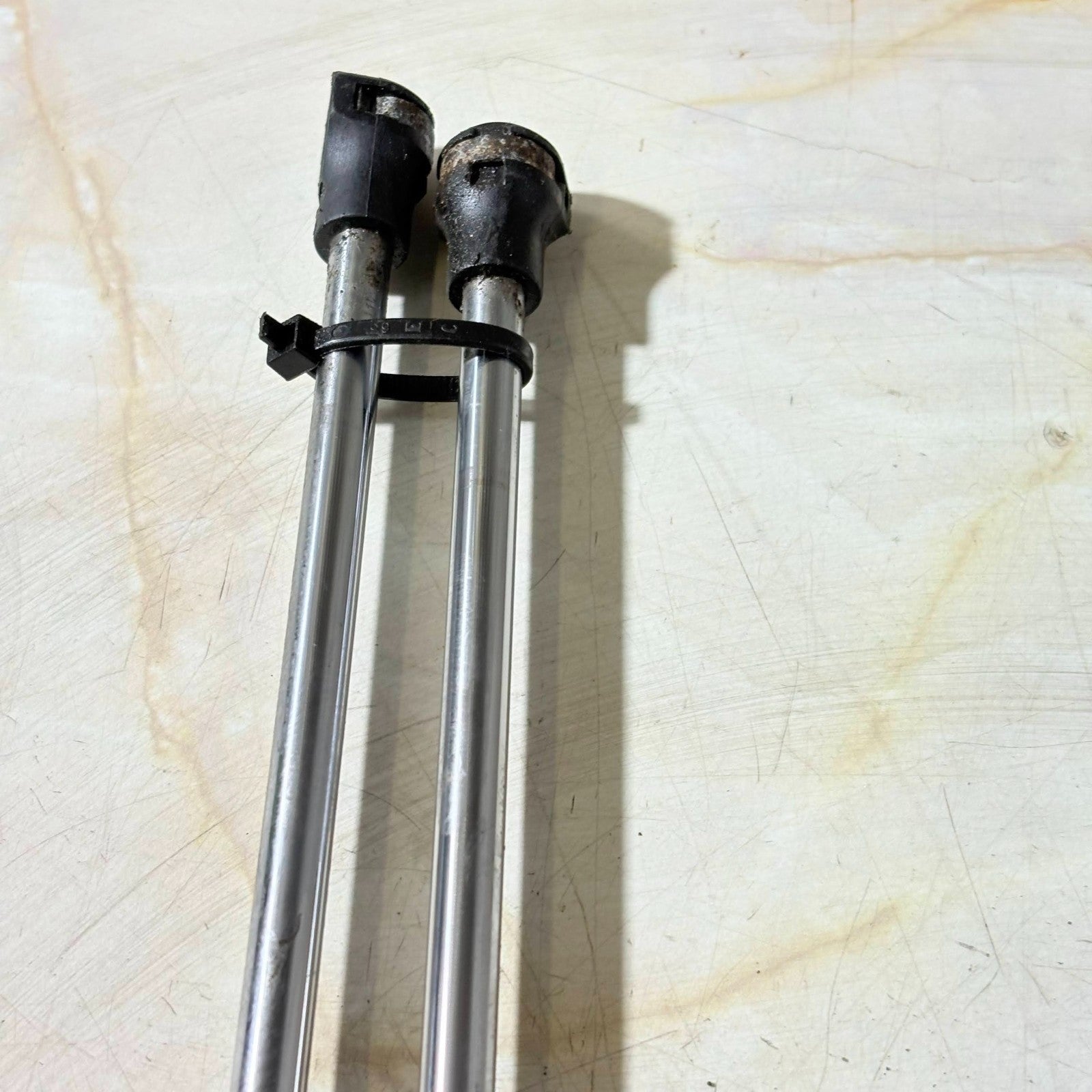 Renault Clio Mk2 1998-2005 Rear Tailgate Boot Gas Struts Pair 7700842256C Hatch