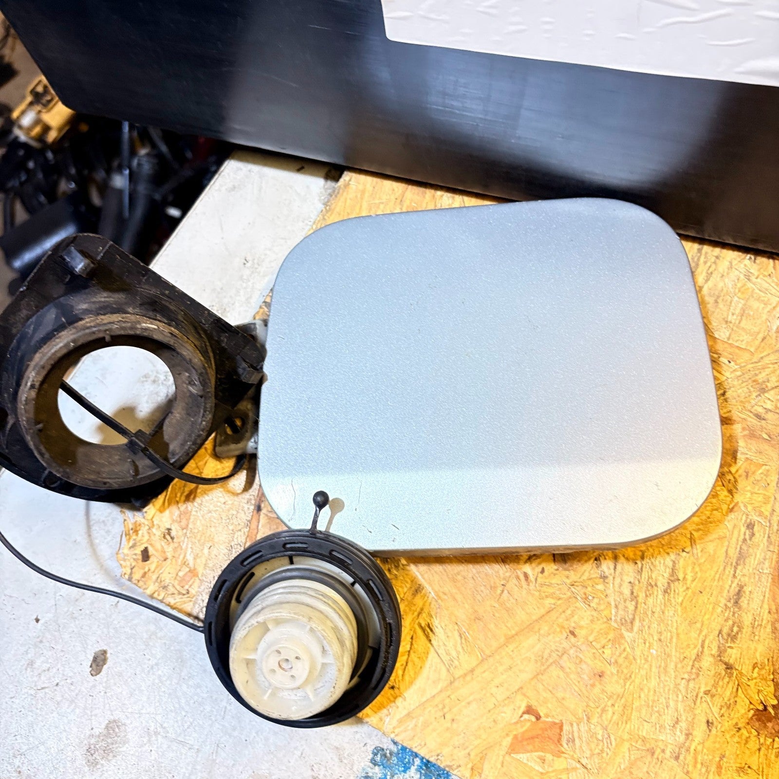 Honda HR-V 1999-2006 Fuel Filler Flap Door Cover + Cap Rear (GH)