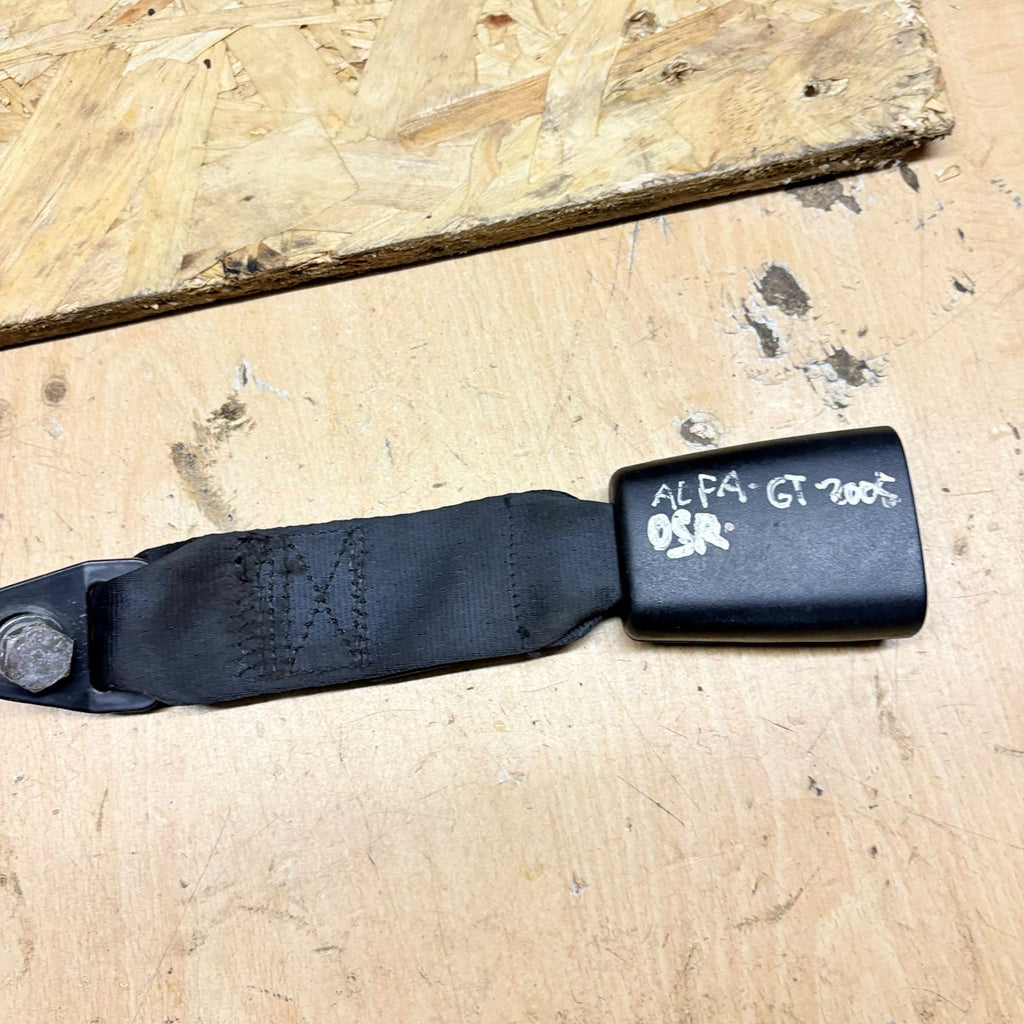 ALFA ROMEO GT 937 REAR RIGHT SEAT BELT BUCKLE HOLDER OSR 2003-2010 COUPE