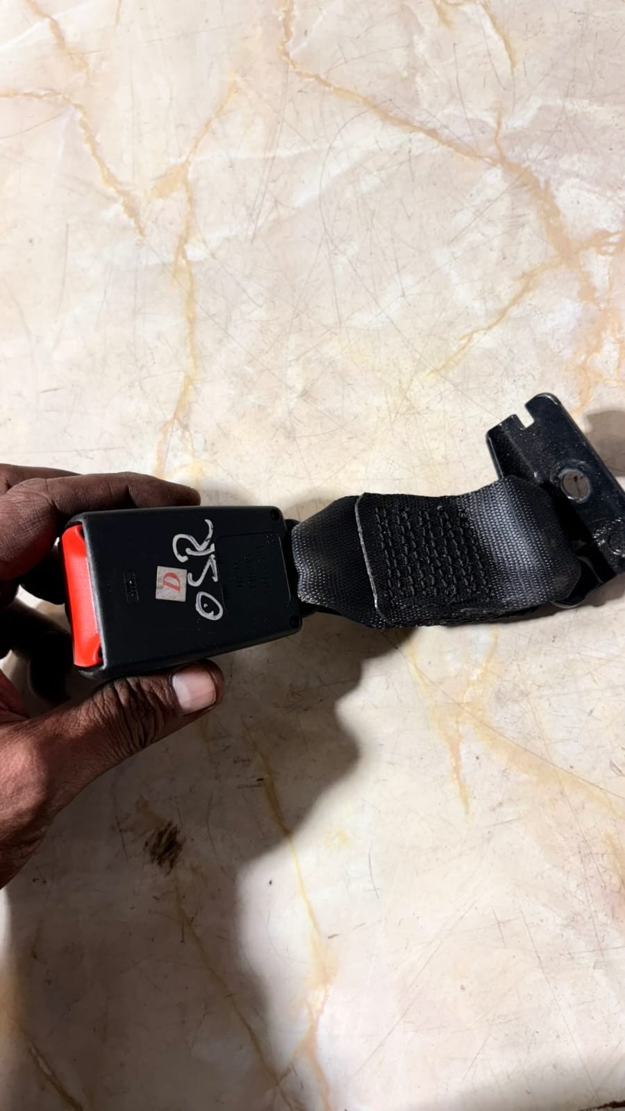 Fiat 500 Abarth Rear seat belt buckle 34045524 LIQ4527