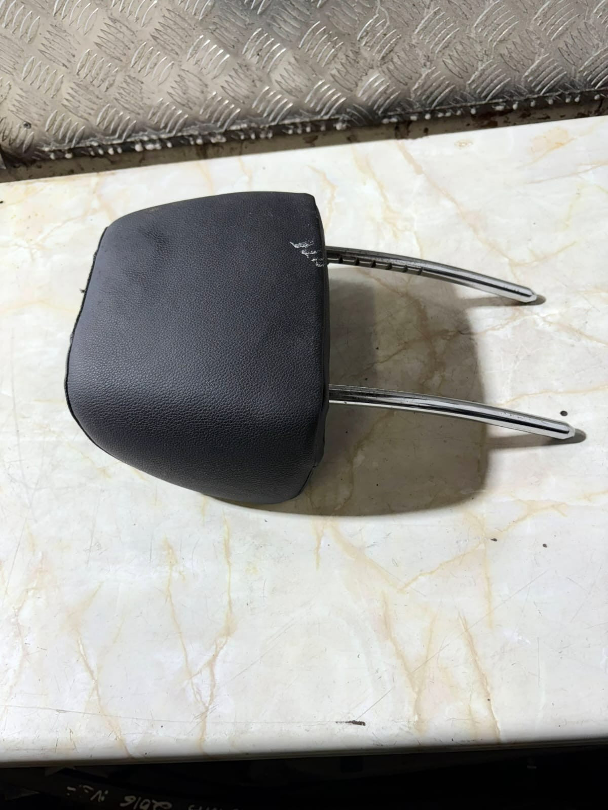 BMW E90 E91 LCI Front Seat Headrest Left Right N/O/S Head Rest Leather