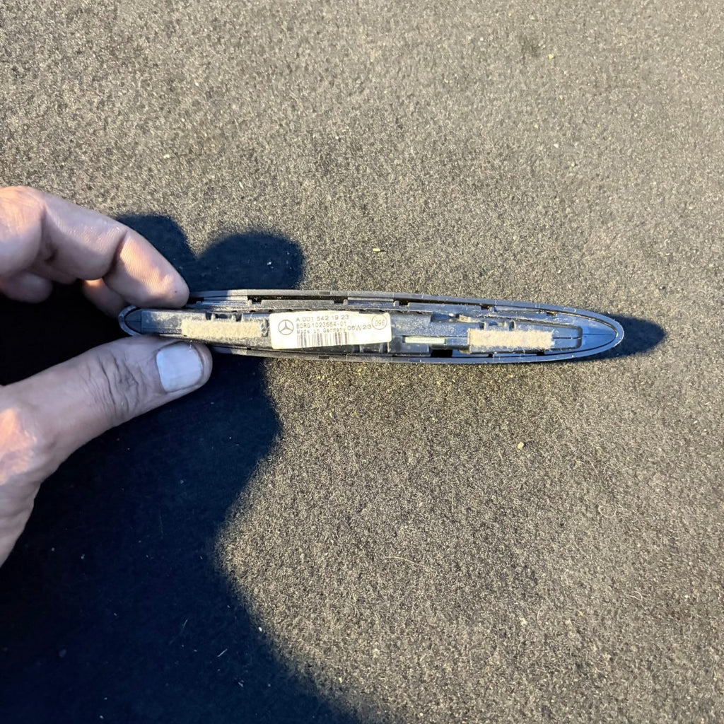 MERCEDES E CLASS REAR PARKING SENSOR DISPLAY A0015421923