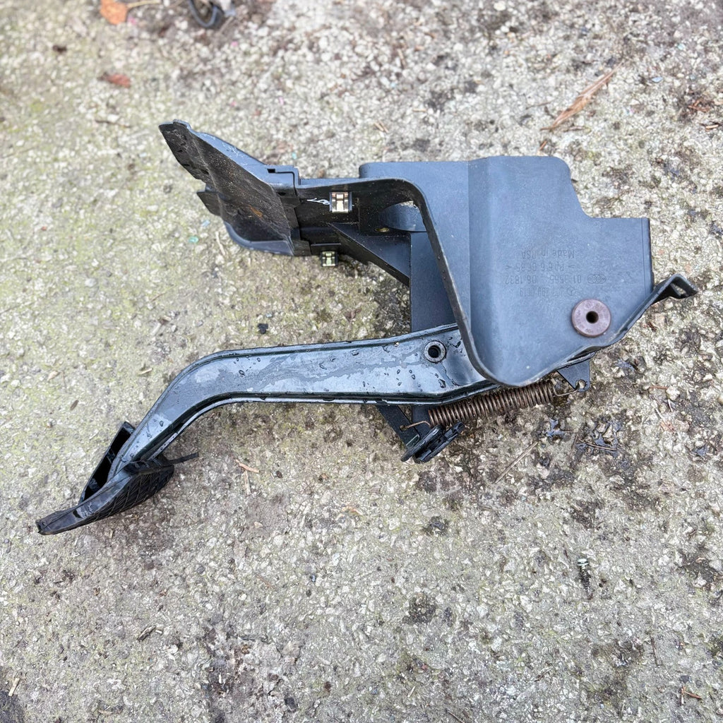 FOR MERCEDES C-CLASS W203 2000-2007 AUTOMATIC BRAKE PEDAL A2036891008